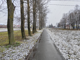 Осторожнее на поворотах: в Зарайске выпал снег, водителям и пешеходам рекомендуют быть внимательнее