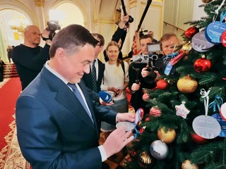 Губернатор Подмосковья исполнит мечту 13‑летнего мальчика из Серпухова благодаря акции «Елка желаний»