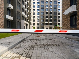 Администрация Мытищ поддержала жителей: подъезд к домам вскоре станет свободным