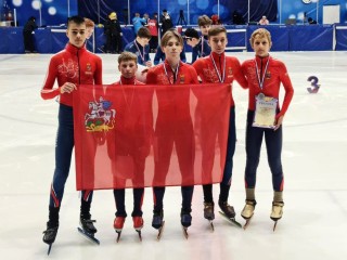 Спортсмены Клина завоевали серебро и две бронзы на межрегиональном турнире по шорт‑треку