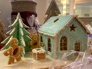 Пряничный домик к новогоднему столу от известных кондитеров Можайска: самый вкусный и простой рецепт