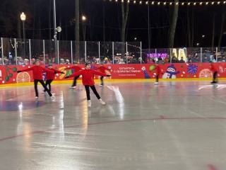 Более 3,5 тыс. гостей побывали на катке в парке Мира за первую неделю