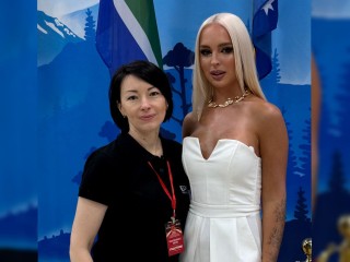 «Белее,чем бумага»: колорист из Одинцово стала чемпионом мира по блондированию