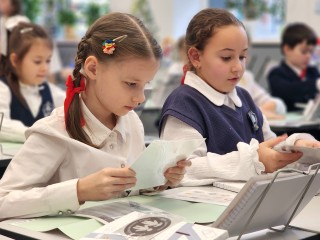 Новогодний урок дорожной безопасности провели для школьников Ленинского округа