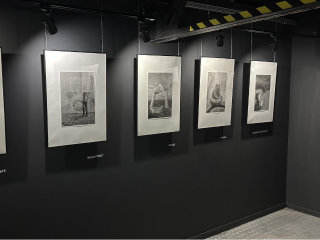 Выставка графических картин и авторских стикеров открылась в молодежном центре «Победа»