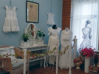 Путешествие в мир детской моды XIX века: уникальная выставка работает в Коломне