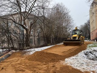Временный, но безопасный переход строят у можайской больницы
