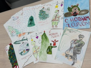 Кисти в руки — сердца в дело: студенты Орехово‑Зуевского техникума создали открытки для военнослужащих