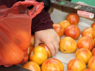 Как сэкономить перед праздником? Названа минимальная стоимость «новогодней корзины»