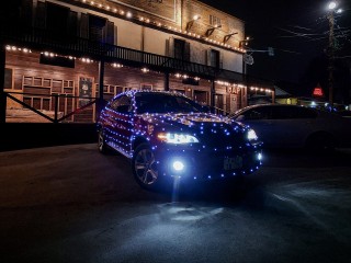 Все в огнях и фонариках: автомобиль бронницкой журналистки прошел новогоднюю «перезагрузку»