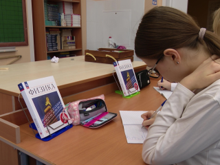 Ученики Реутова изучали историю физики в театральном формате