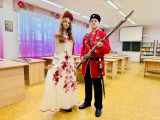 Школьники из Раменского собственноручно изготовили казачью амуницию и коллекцию нарядов
