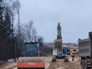 В Шаховском округе продолжается ремонт магистрали М-9 «Балтия»