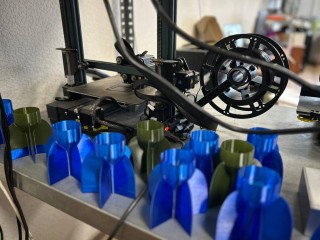 Помощь бойцам: в Подольске на базе волонтерского центра разработали дроны для участников СВО