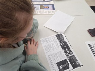 Интерактивная викторина «Их имена зажгла звезда героя» прошла в городской библиотеке