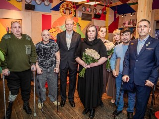 «Вы не одни»: как акция «Белый цветок» в Одинцове помогла семьям героев СВО