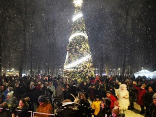 Радость и чудеса «Нового года под шубой» ждут посетителей в парке имени Олега Степанова