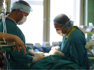 Трагедия в тире: мужчина чудом избежал слепоты после рикошета пули