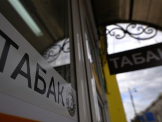 В Госдуме предложили проверить продажу никотиновых пластинок