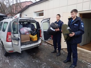 Гуманитарный десант: пожарные микрорайона Востряково снарядили своего «отпускника» на фронт