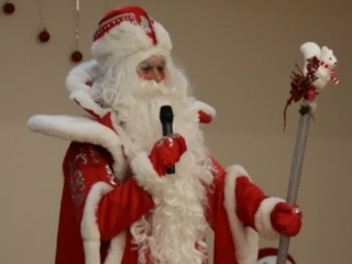 Театрализованная елка в Центральной библиотеке подарила детям новогоднюю сказку