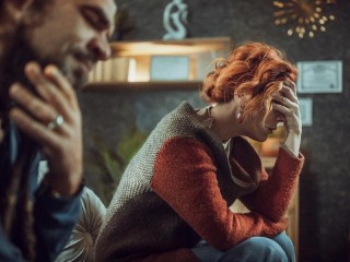 Почему человек внезапно становится чужим: психолог объясняет эффект, который ломает любые отношения