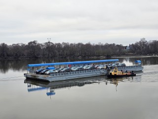 В Луховицах только одна из трех паромных переправ работает в полную силу