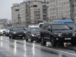 «Быстрее на метро»: стало известно, почему вся Москва встала в пробках 17 декабря