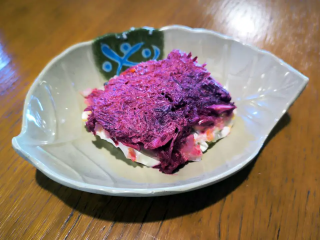 Селедка под шубой: как польза и вред умещаются в одной тарелке