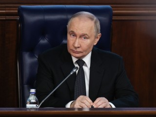 Рейтинг «заморозился»: опрос показал уровень доверия граждан президенту Путину