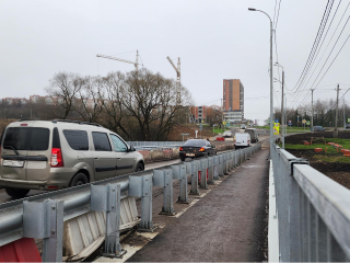 На мосту через Рожайку завершают монтаж конструкций и очистных систем
