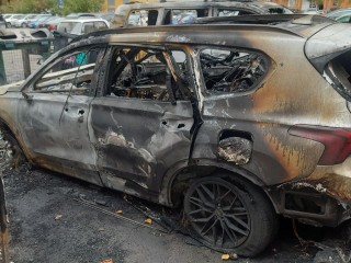 Потушили за 10 минут: в Пересвете сгорел легковой автомобиль