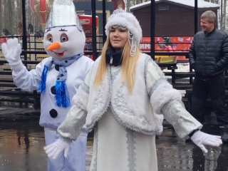 Товарищеским матчем по хоккею и открытиями елок встретят зиму волоколамцы