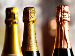 Жители Подмосковья стали реже пить: где найти круглосуточную поддержку и что включает «Памятка нарколога»