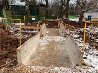 Пешеходную дорожку на Весенней в Чехове восстановили после ремонта коммуникаций