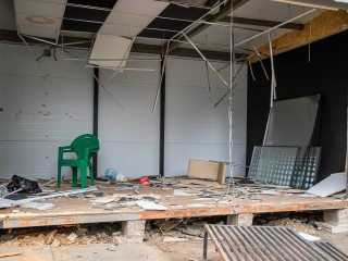 В Немчиновке снесли незаконный автосервис у МЦД-1