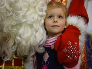 Радость детей — лучшая награда: как волонтеры подарили праздник нуждающимся детям