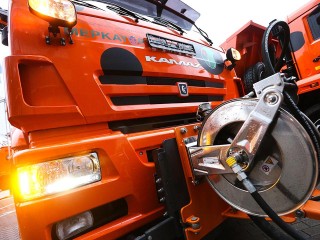 В Богородском округе активно борются с гололедом и снегопадом