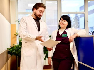 В больницы Подмосковья отправляют друзей за деньги: почему это происходит и насколько прибыльно