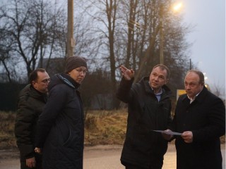 Запросов много: сотни фонарей повесили на улицах Сергиева Посада