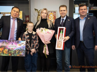 Депутат Чаплин поздравил с наступающим Новым годом: что подарили и как выразили благодарность семьям участников СВО