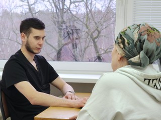 В поликлинике поселка Биокомбината приступил к работе новый хирург