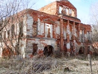 Редкие снимки ныне полуразрушенной усадьбы под Каширой появились в сети