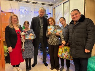 Девочка из приемной семьи из Софьина получила новогодний подарок от властей