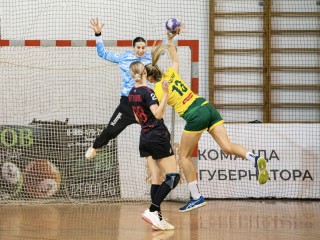 «Юность» зажигает: гандболистки из Серебряных Прудов стали призерами областного турнира