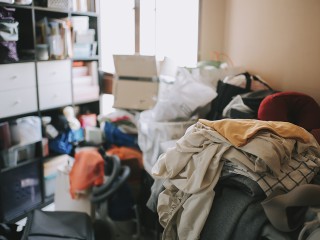 Женщина с синдромом Плюшкина терроризирует соседей в Балашихе