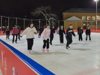 Дед Мороз и Снегурочка дадут откроют ледовые катки в Пушкино и Ивантеевке 1 декабря