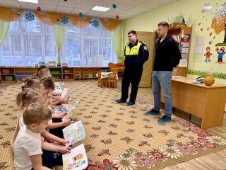 Безопасность в красках: как ступинские дошкольники учили ПДД с помощью творчества