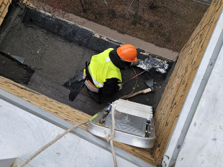 Работы по гидроизоляции балконов на проспекте Пацаева закончат к концу недели