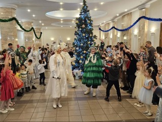 Волшебство для самых важных гостей: в Долгопрудном прошла первая «Елка главы»